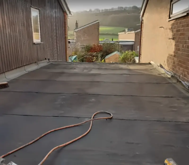 Felt flat roof on an extension